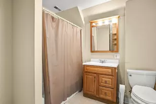 927 E Lincoln Ave, Belvidere, IL 61008 - Photo 17