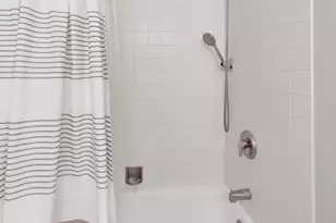 1225 W Lexington St, Chicago, IL 60607 - Photo 17