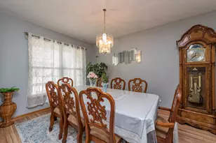 39689 Lynsee Ct, Beach Park, IL 60083 - Photo 9