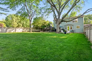 629 Joshua Ct, Naperville, IL 60540 - Photo 3