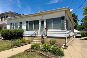 822 W Lafayette St, Ottawa, IL 61350 - Photo 1