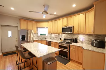 3651 S Giles Avenue, Chicago, IL 60653 - Photo 5