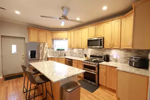 3651 S Giles Ave, Chicago, IL 60653 - Photo 5