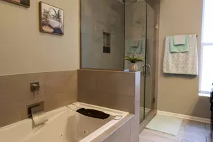 3651 S Giles Ave, Chicago, IL 60653 - Photo 9
