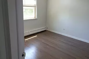 8537 Niles Center Rd, Skokie, IL 60077 - Photo 5