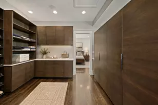 652 W Sheridan Rd, Chicago, IL 60613 - Photo 31
