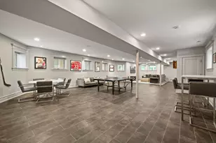 652 W Sheridan Rd, Chicago, IL 60613 - Photo 45