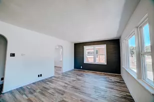 443 S 6th St, Watseka, IL 60970 - Photo 7