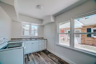443 S 6th St, Watseka, IL 60970 - Photo 11