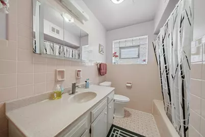 8135 Keating Avenue, Skokie, IL 60076 - Photo 13
