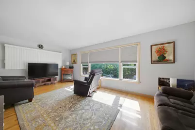 8135 Keating Avenue, Skokie, IL 60076 - Photo 5