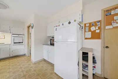 8135 Keating Avenue, Skokie, IL 60076 - Photo 9
