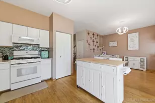 2810 Ledgestone Ct, Naperville, IL 60564 - Photo 13