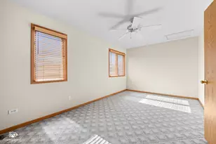 8740 Bally Castle Ln, Tinley Park, IL 60487 - Photo 17