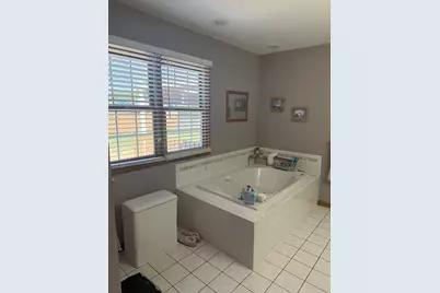 1609 Lorraine Drive, Sandwich, IL 60548 - Photo 11