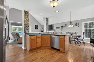 882 Wilshire Ln, Crete, IL 60417 - Photo 3
