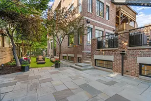 1331 W Wolfram St, Chicago, IL 60657 - Photo 35