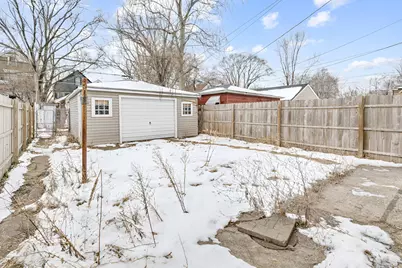 8528 S Escanaba Avenue, Chicago, IL 60617 - Photo 25