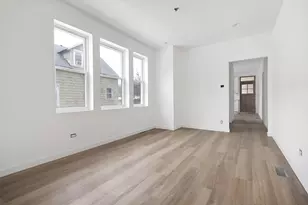 8528 S Escanaba Ave, Chicago, IL 60617 - Photo 9
