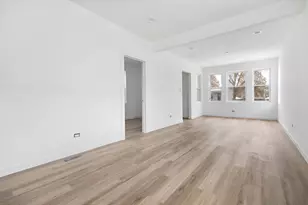 8528 S Escanaba Ave, Chicago, IL 60617 - Photo 5
