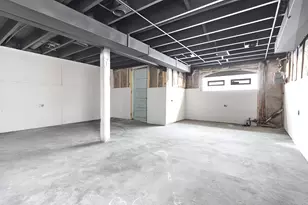 8528 S Escanaba Ave, Chicago, IL 60617 - Photo 19