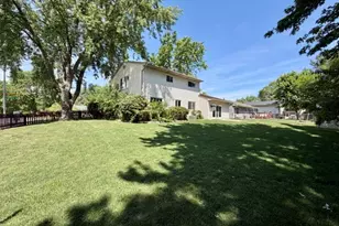 34 Highbury Dr, Elgin, IL 60120 - Photo 5