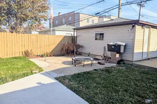 1041 N Spaulding Ave, Chicago, IL 60651 - Photo 15