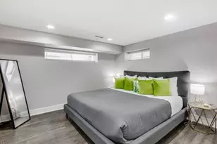 1610 W Waveland Ave, Chicago, IL 60613 - Photo 17
