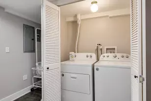 1610 W Waveland Ave, Chicago, IL 60613 - Photo 19