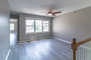 302 Kazimour Dr, Lake Barrington, IL 60010 - Photo 17