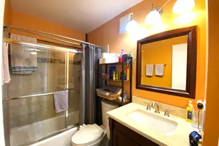 7033 N Kedzie Ave, Chicago, IL 60645 - Photo 15