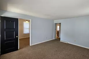 9 N Randolph St, Princeton, IL 61356 - Photo 3