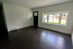 3025 18th St, Rockford, IL 61109 - Photo 3