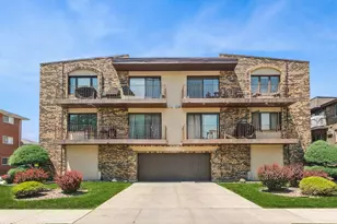 10416 Mansfield Ave, Oak Lawn, IL 60453 - Photo 1