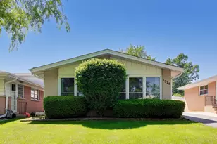 1326 S Dunton Ave, Arlington Heights, IL 60005 - Photo 1