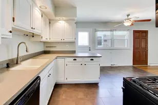1326 S Dunton Ave, Arlington Heights, IL 60005 - Photo 9