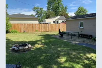 2215 E Washington Street S, Joliet, IL 60433 - Photo 3