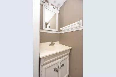 2215 E Washington Street S, Joliet, IL 60433 - Photo 7