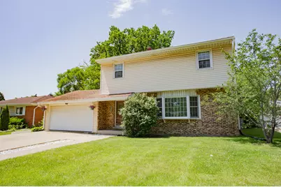 722 N Mavis Lane, Addison, IL 60101 - Photo 1