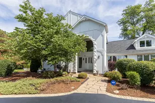 11 Lake View Rd, Hawthorn Woods, IL 60047 - Photo 3
