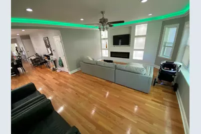 8136 S Luella Avenue, Chicago, IL 60617 - Photo 3