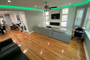 8136 S Luella Ave, Chicago, IL 60617 - Photo 3