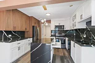 621 Newbury Ln, Schaumburg, IL 60173 - Photo 9