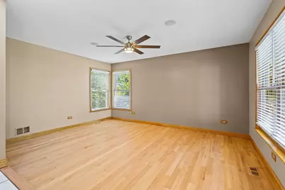 129 Knobb Hill Lane, Gurnee, IL 60031 - Photo 7