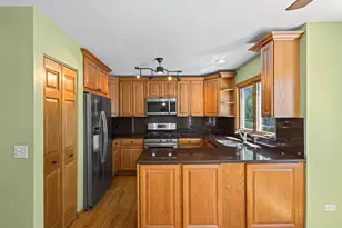 129 Knobb Hill Ln, Gurnee, IL 60031 - Photo 15