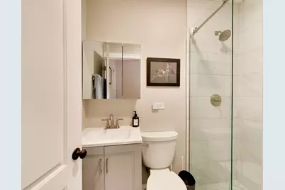 2245 W Shakespeare Avenue, Chicago, IL 60647 - Photo 9