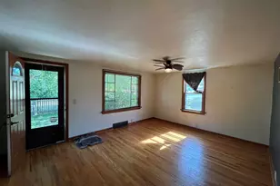 438 E Warren St, Rockton, IL 61072 - Photo 13