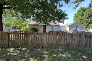 438 E Warren St, Rockton, IL 61072 - Photo 7