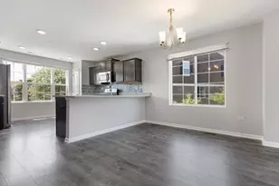 911 Charlton Ln, Naperville, IL 60563 - Photo 5