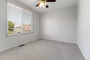 911 Charlton Ln, Naperville, IL 60563 - Photo 19